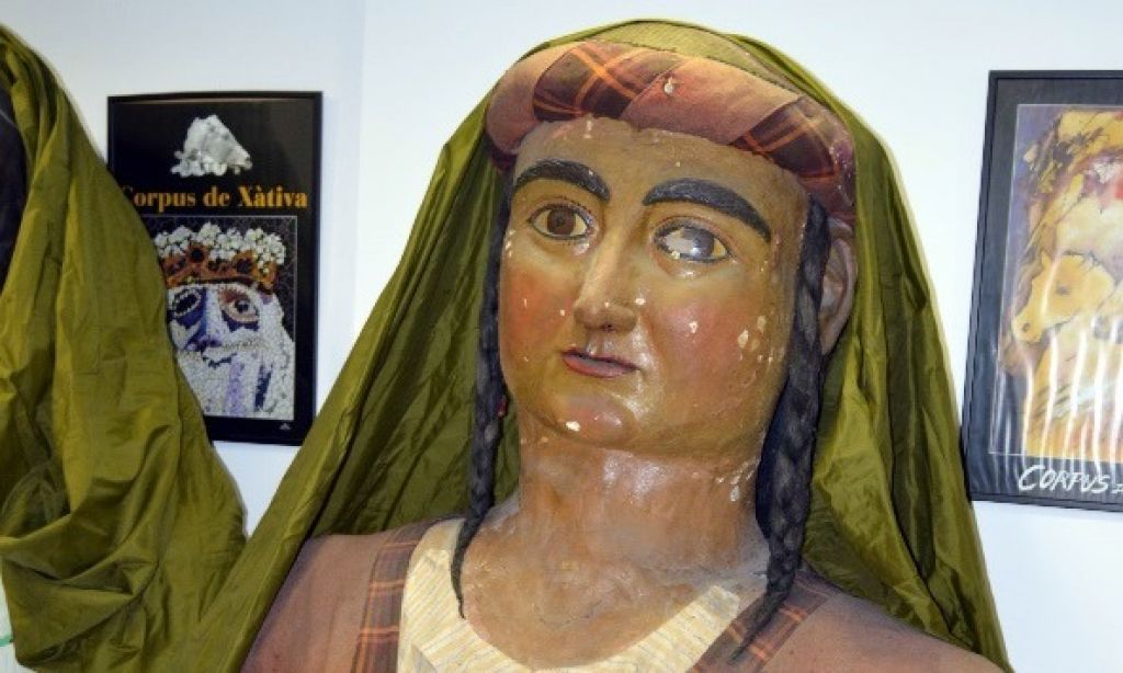  Xàtiva restaura figuras del Corpus con más de cien años de antigüedad