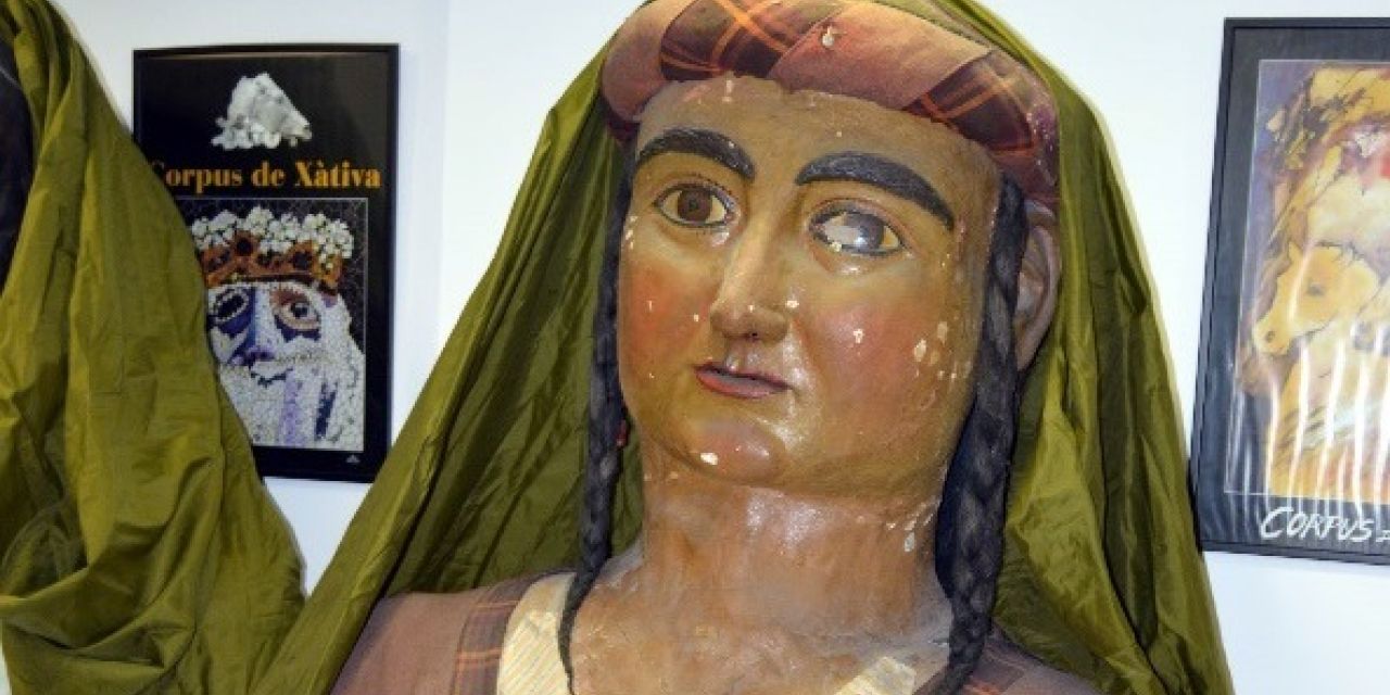  Xàtiva restaura figuras del Corpus con más de cien años de antigüedad