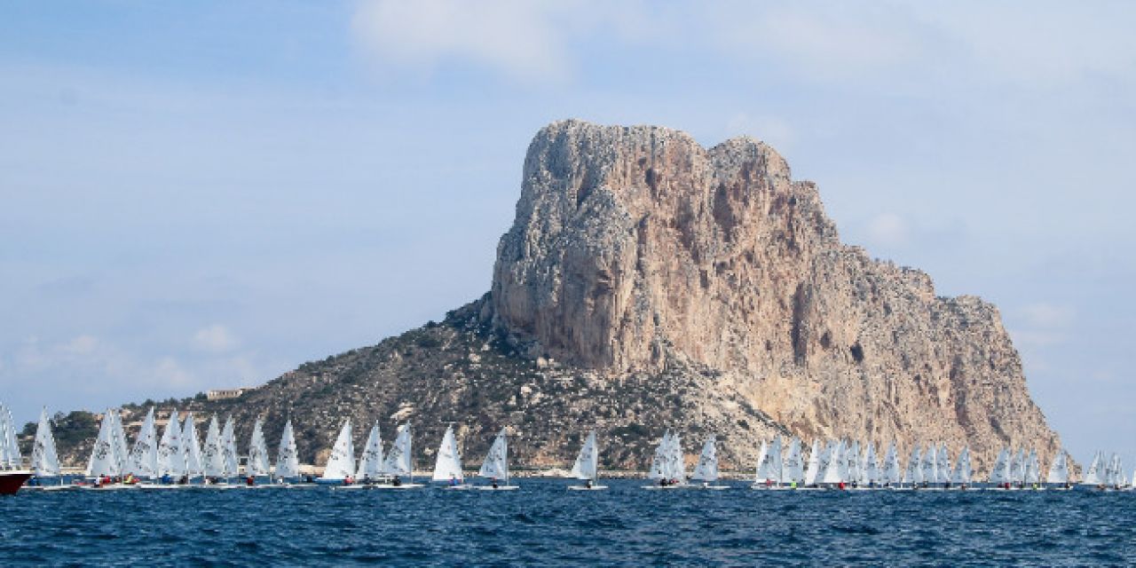  121 regatistas de la Comunitat Valenciana y la Región de Murcia disputarán el Autonómico de Vela Ligera en Calpe