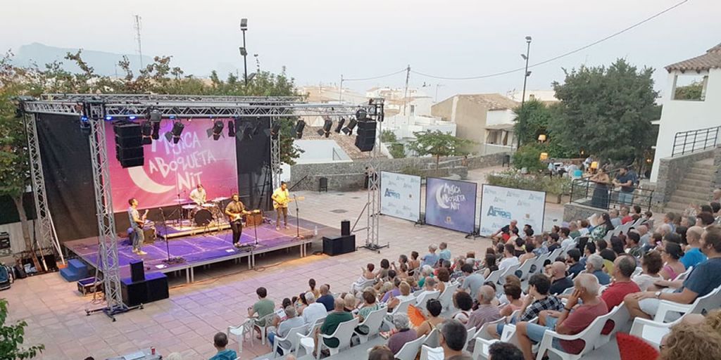  Tardor llena la plaça de l’Aigua en su concierto de ‘’Música a Boqueta Nit’’ 