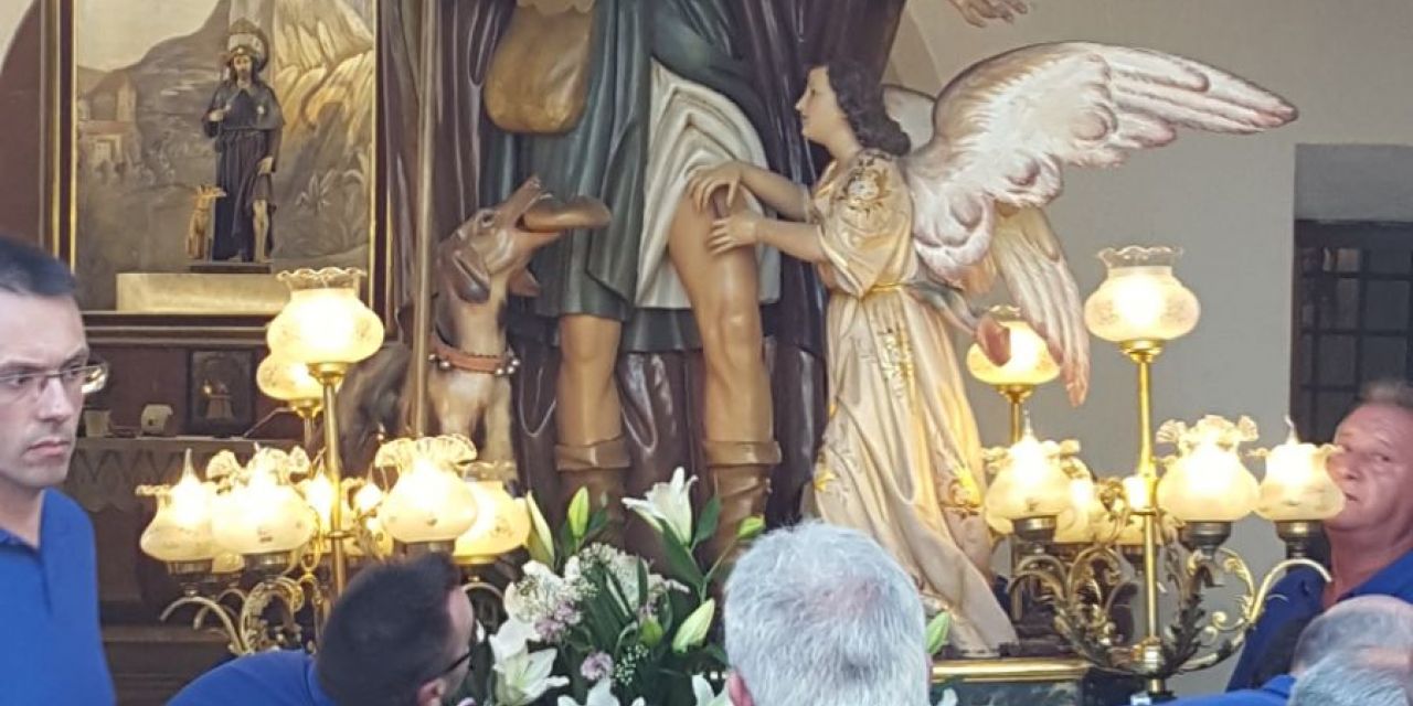  La imagen original de San Roque en Museros sale por primera vez después de 25 años en procesión 