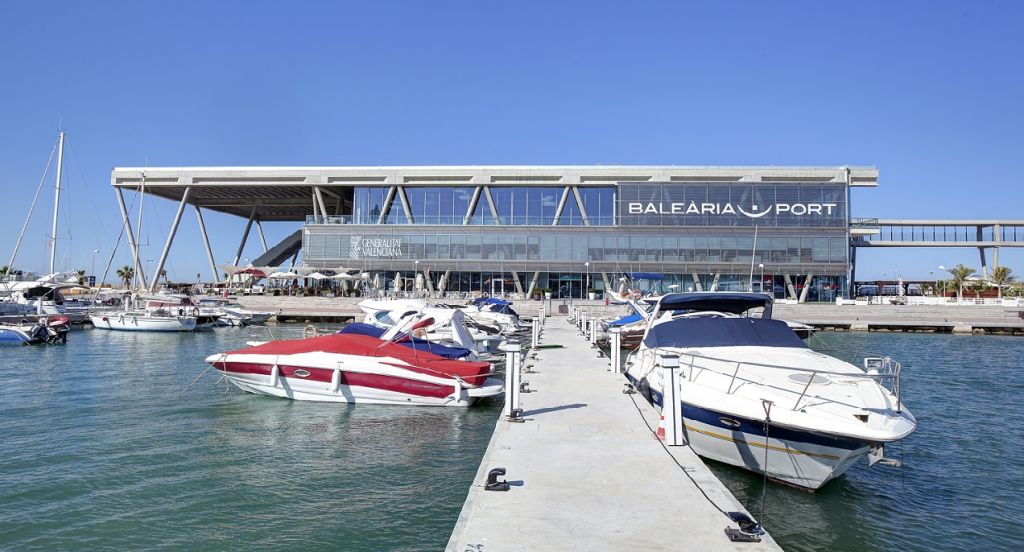  La terminal de Baleària de Dénia recibe la distinción de calidad turística como puerto de atraque de cruceros y ferris