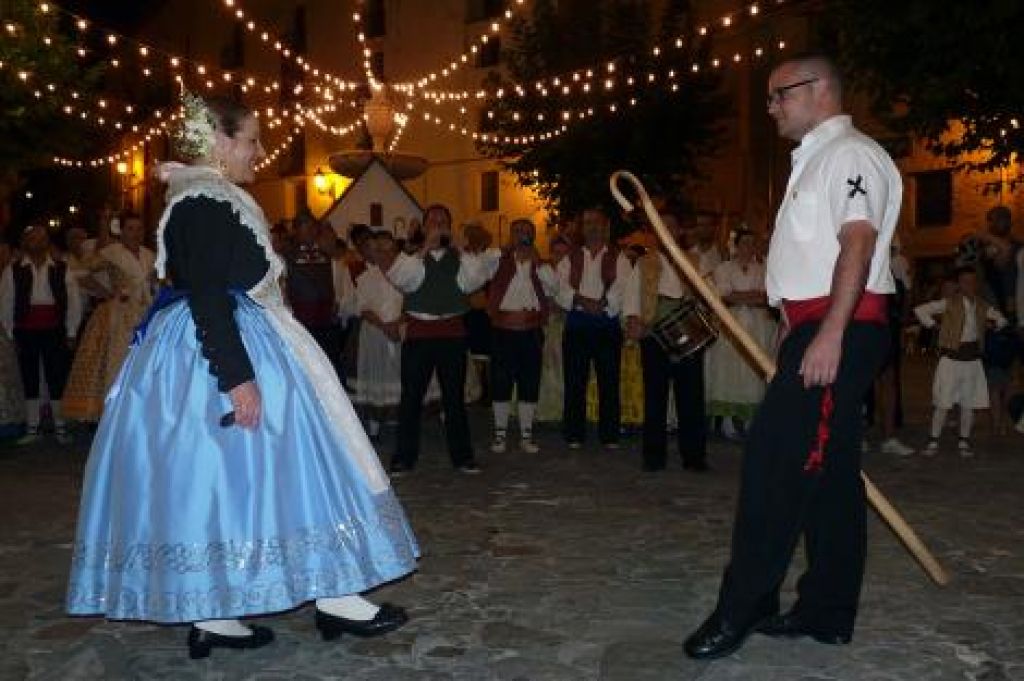  Bocairent celebra a San Agustín con misas, una procesión y cinco noches de danzas tradicionales