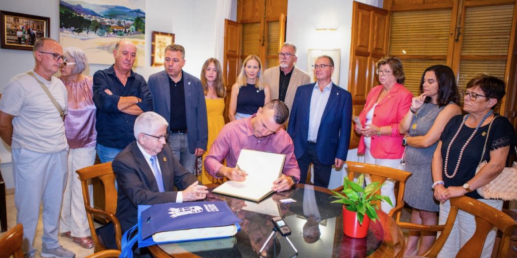  L'Alcúdia de Crespins inaugura el nuevo patio de butacas de la Casa de Cultura que llevará el nombre “Quique Argente” en homenaje póstumo al arquitecto local