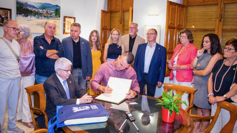 L'Alcúdia de Crespins inaugura el nuevo patio de butacas de la Casa de Cultura que llevará el nombre “Quique Argente” en homenaje póstumo al arquitecto local