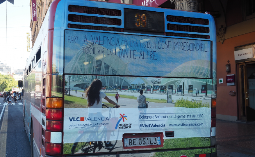  València promociona su oferta turística en 25 autobuses de Bolonia