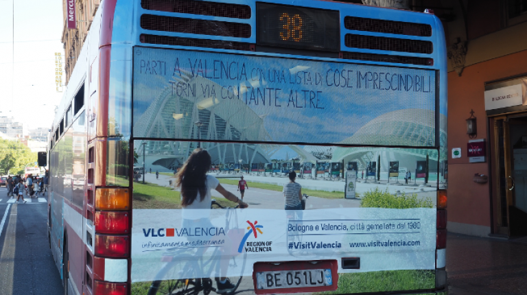 València promociona su oferta turística en 25 autobuses de Bolonia