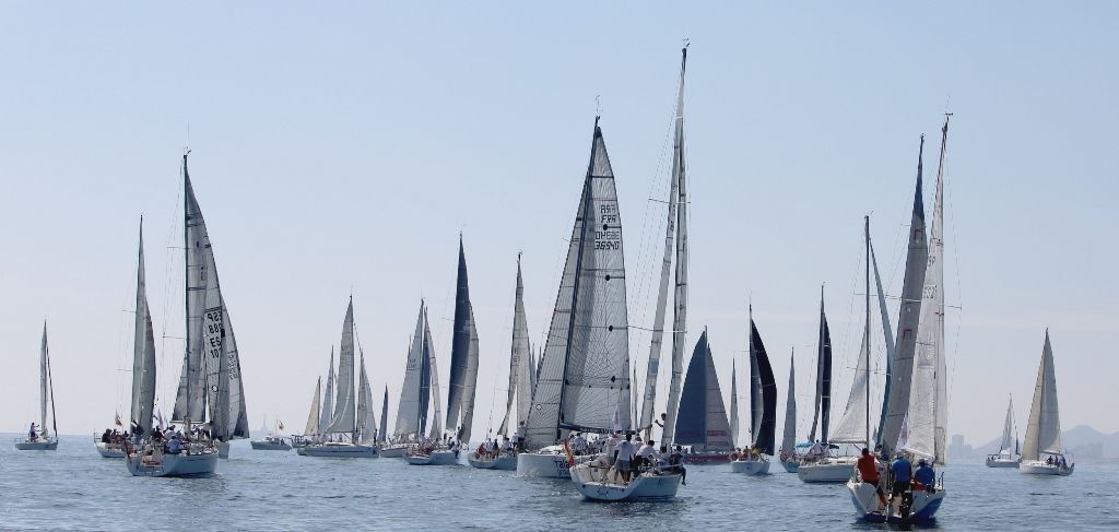  El alicantino Spaniard, en la versión Norte, y el cartagenero El Carmen-Elite Sails, en la Sur, han sido los primeros en tomar la línea de llegada en Cabo de Palos