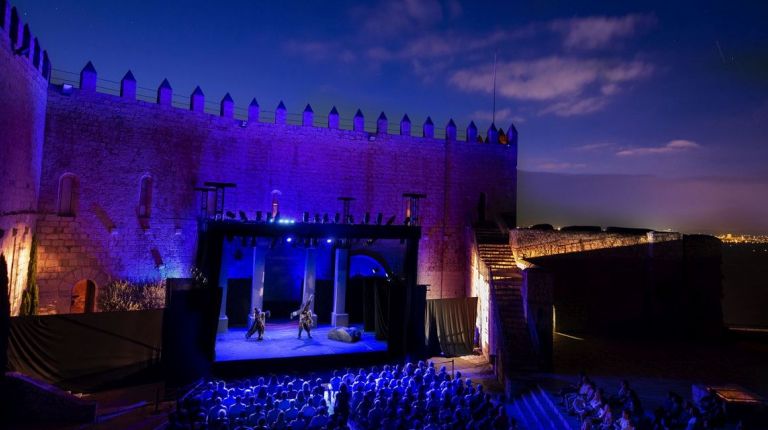 La primera noche de 'Nerón' arrasa en el Festival de Teatro de Peñíscola y anticipa un gran cierre de edición mañana
