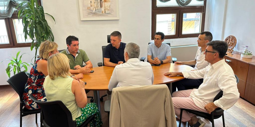 Llíria recibe la visita del secretario autonómico de Turismo