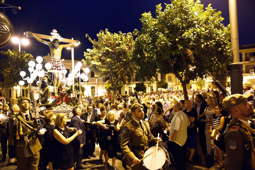  Más de 20.000 personas participaron  en la procesión del Santísimo Cristo de la Fe de Paterna