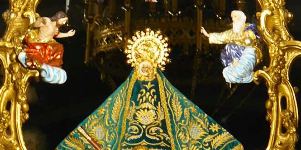  El Cardenal preside  la bajada de la Virgen del Remedio en el inicio de las fiestas patronales en Utiel
