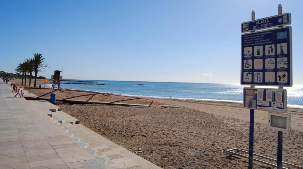  34 Banderas azules a la calidad ambiental en las playas castellonenses