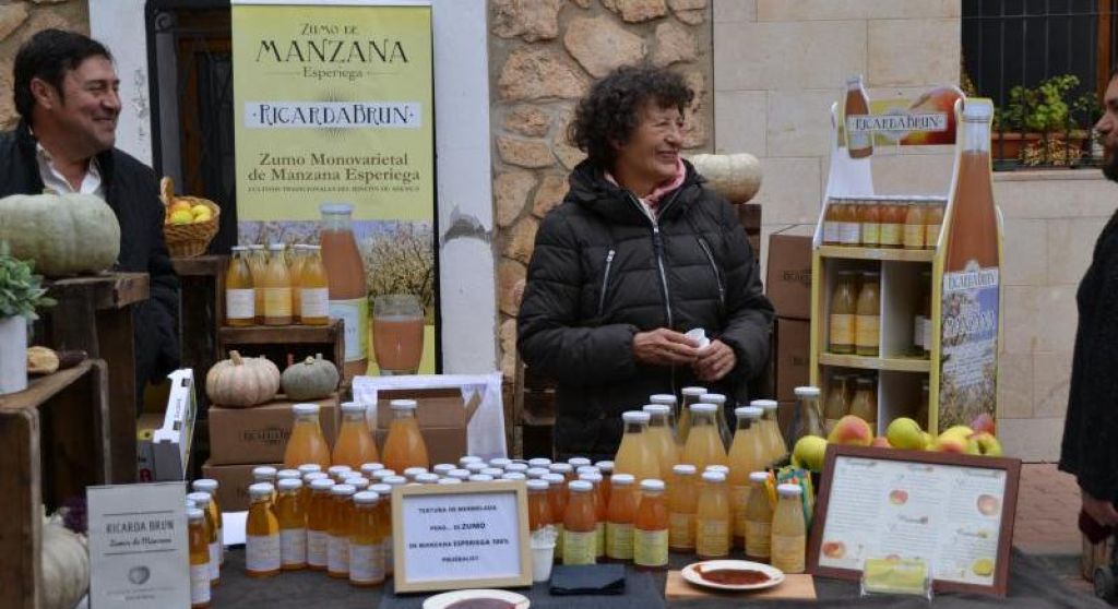  Casas Bajas es el centro de la VI Fiesta de la Manzana Esperiega que llega al Rincón de Ademuz