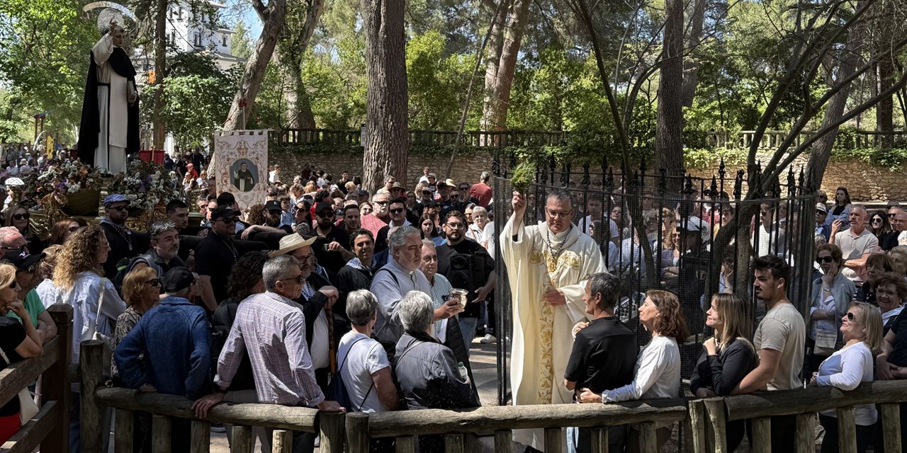  Miles de personas celebran la festividad de Sant Vicent en Llíria