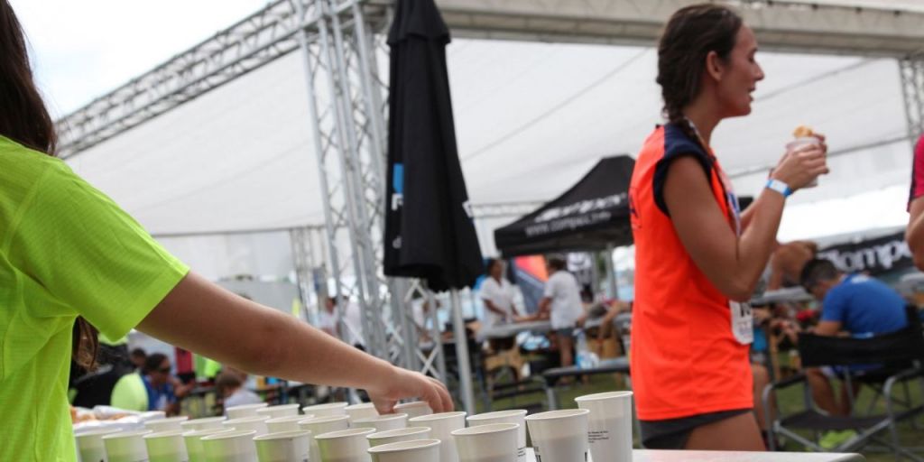  600 litros de horchata para recuperar fuerzas al acabar la Triatlón valenciana