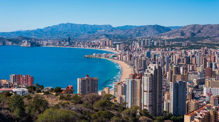 Pernoctaciones hoteleras en Benidorm durante febrero 2017